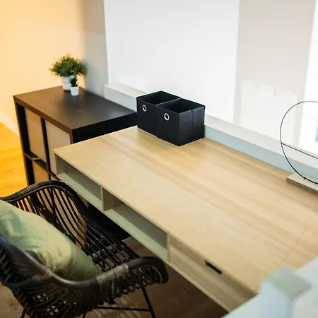 Two-bedroom Bs-bsh Appartamento