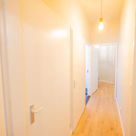 Two-bedroom Bs-bsh Appartamento